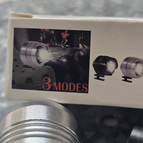 ⭐️40% Off⭐️ Croc Headlights in Silvery Metal (Set of 2) - Picture 6 of 6